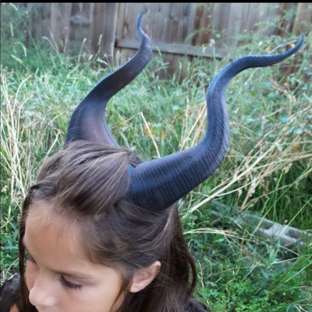 3D printed young Maleficent horns